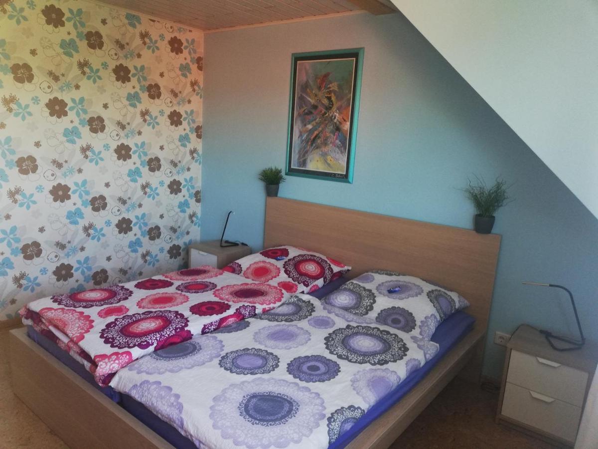 Anna - Neue Ferienwohnung Mit Blick Ins Gruene Ober-Abtsteinach Exterior photo